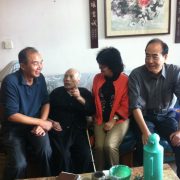 我們心目中的參天大樹──追憶曾敏之先生