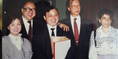 關於紀念何紫的深情思考