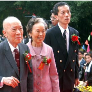 莊善春醫生伉儷樂善好施頌