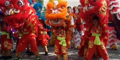 醒獅行、歲晚滬上遇雪二首（外一首）