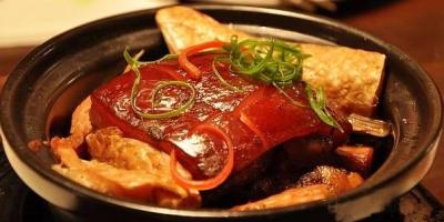 搖櫓的篷船搖啊搖，搖進了平湖的彎彎河（外一首）