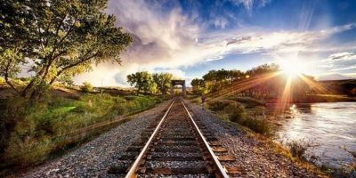 編後語：帶笑出發  攜手前行