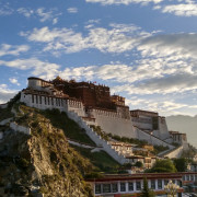 祥雲繞聖城、潔白的春天