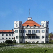 光影斑駁看茜茜——茜茜公主故居波森霍芬堡沉思