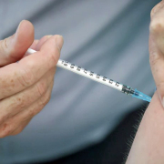 「新冠」重挫之下