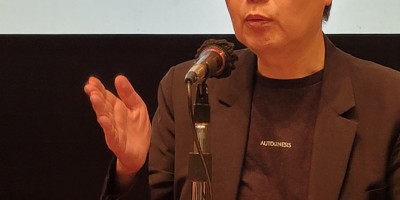 從香港文學的角度談《這情感仍會在你心中流動》