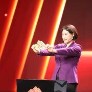 贊齊魯時代英模楊守偉