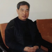 新年前，平凡的何老師靜靜地走了