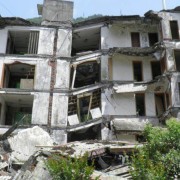 頃刻之間──為二○○八年五月十二日四川大地震而作