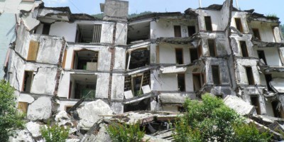 頃刻之間──為二○○八年五月十二日四川大地震而作