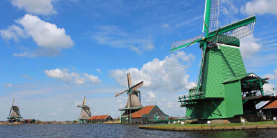 尋美的眼睛  審美的人──我讀江揚《同一片天空下》