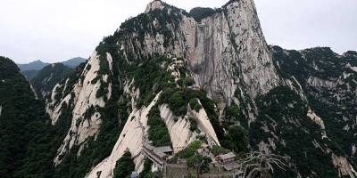 西安華岳行（六十四首選三）