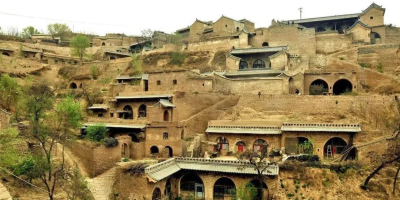 黃土地上那彎月