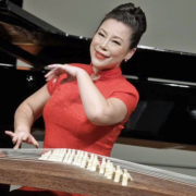 燭光 琴韻——題鄒倫倫的古箏演奏