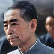 總理，您怎麼靠牆入睡？