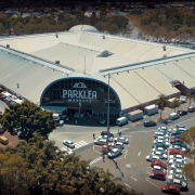 繁華滿眼總是情 ——帕克利市場偶記