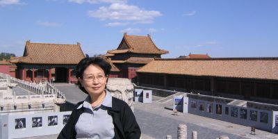 名家小傳——何冀平