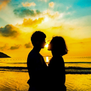 擁抱，在風起時