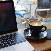 網絡以文會友：鍵上舞者，寄情創作