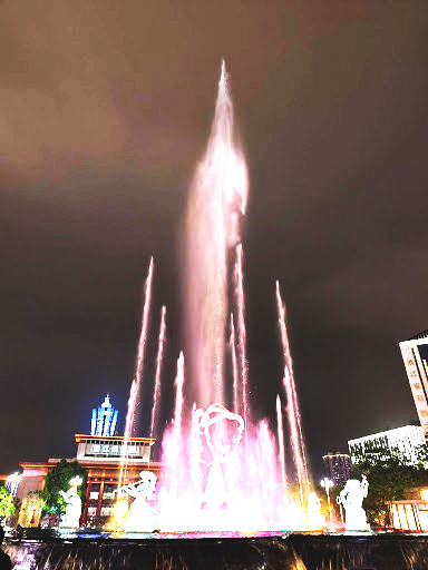 武林廣場之夜（外一首）