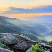登內湖金面山（外二首）