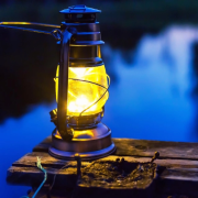 編後語：致敬華文文學守燈人