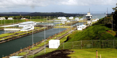 穿過巴拿馬運河