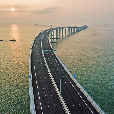 卷首語：灣區有待拆封的濤聲與秘密