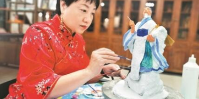 己巳夜懷父、綢衣燈公詠四傑