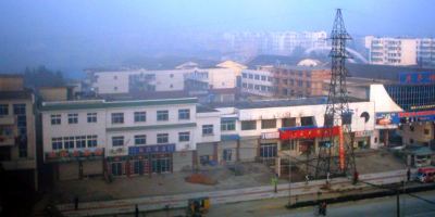 亂墳岡上的化肥廠——春天裏的故事