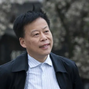 在多元維度中解構都市靈魂──評黃亞洲的十七首香港題材詩歌