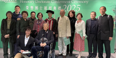 在混沌的光明中，字開成花